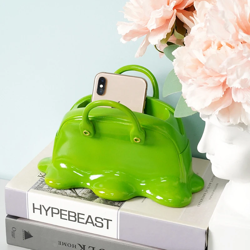 O&M Cute Girl Handbag Vase Home Resin Decoration Resin Flower Vase