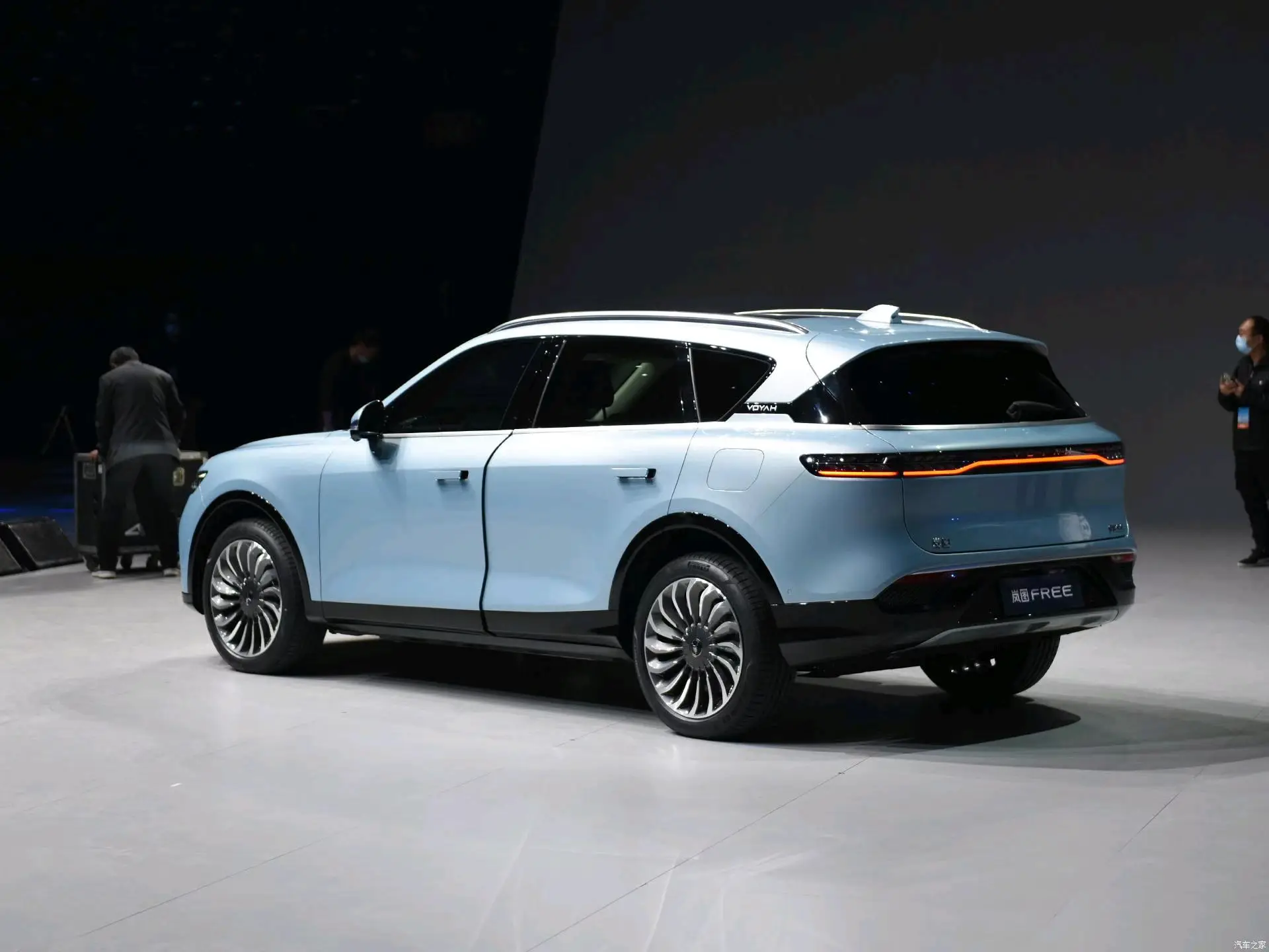 2021/2022 высокая скорость 4WD и 2WD RHD Voyah бесплатно по хорошей цене электрический внедорожник гибридный автомобиль 200