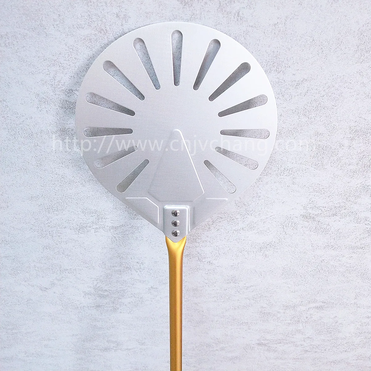 Professional Anodized Aluminum Round Turning Pizza Peel Shovel Perforated Golden Colorful Handle Pizza Oven Baking Tools