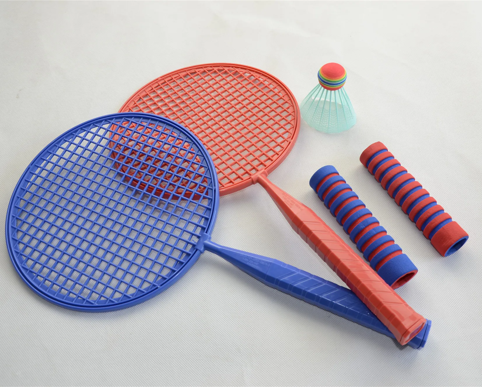 Hot Selling Light Weight Children Plastic Badminton Racket For Kids with 1 shuttle