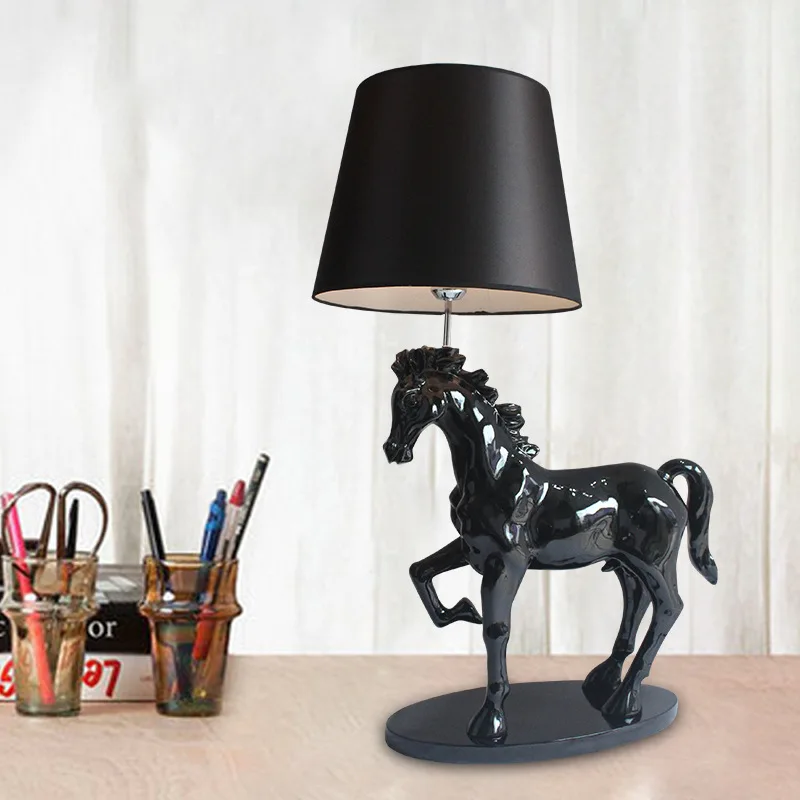 Latest Design Simple horse Shape Table lamp creative resin living room Table lamp black white For Home and Hotel Decoration