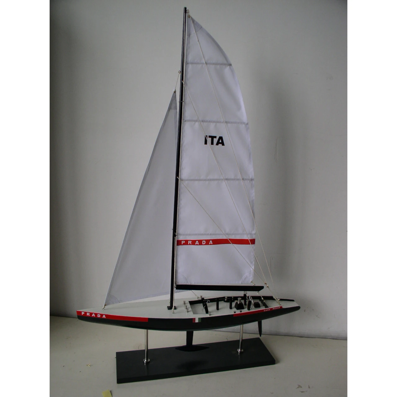 LUNA ROSSA Italy Single Mast Yacht model 3 sets Black 70x14x115cm Wooden sailboat model Famous vessel