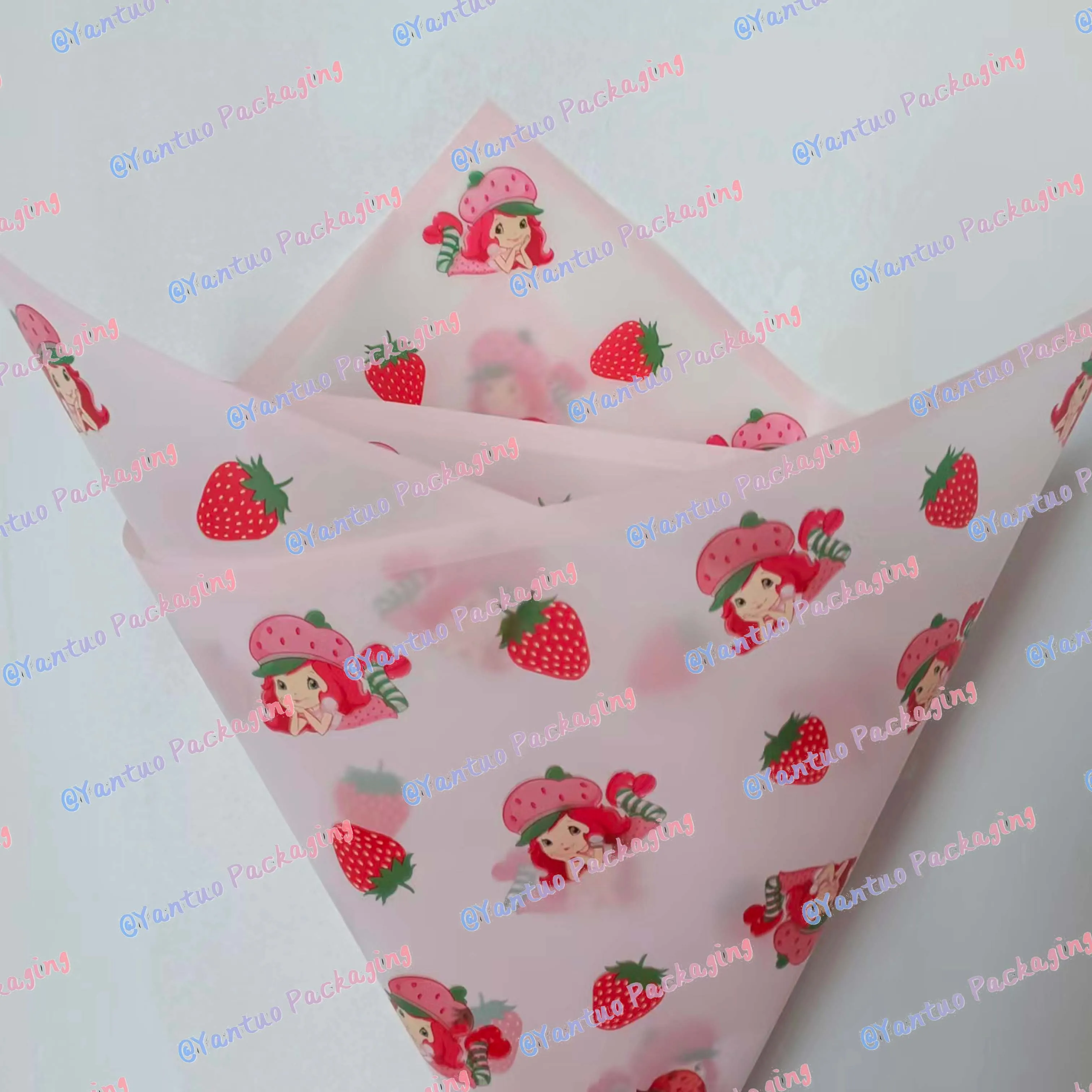 Factory Wholesale Strawberry Shortcake Girl Flower Wrapping Paper Waterproof Bouquet 20 Pcs in a Pack