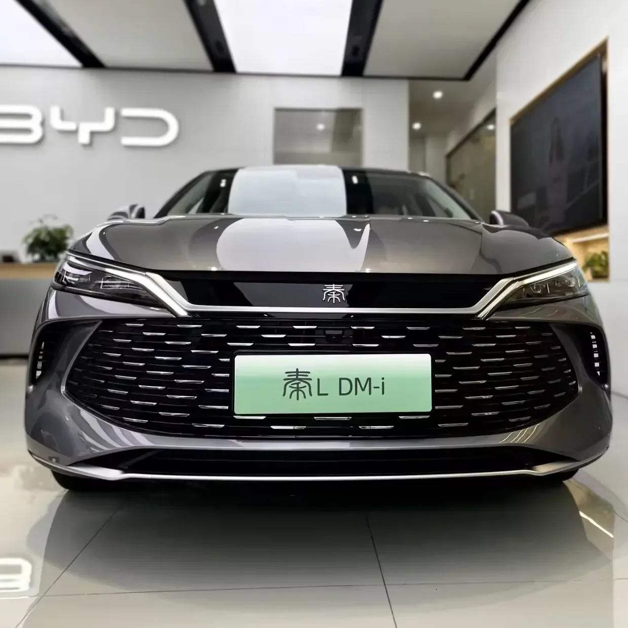 2024 BYD Qin L DM-i подключаемые гибридные новые энергетические автомобили компактный седан электромобили произведены в Китае для экспорта Электрические