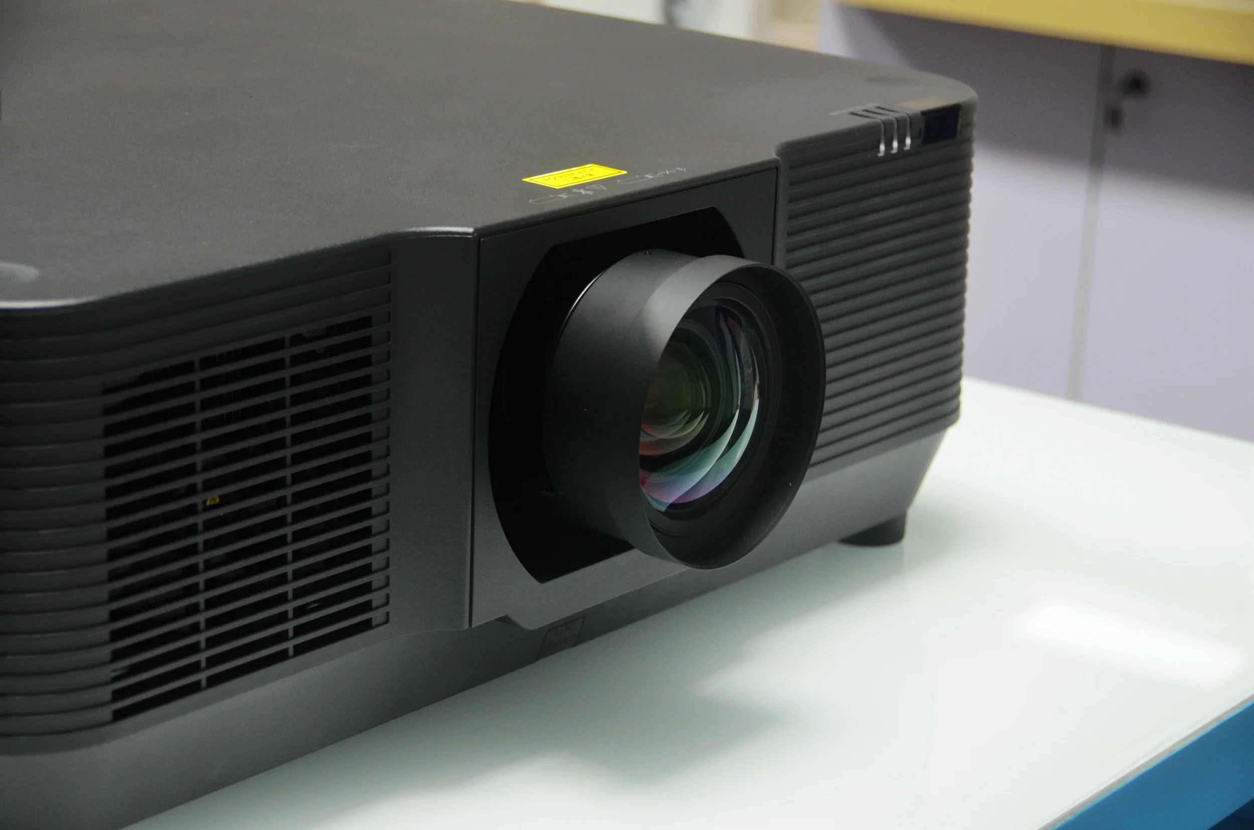 3LCD Projector High Definition Digital Cinema DLP 3D Built-in 3D Ready Business & Education Hologram projector 20000 Lumens