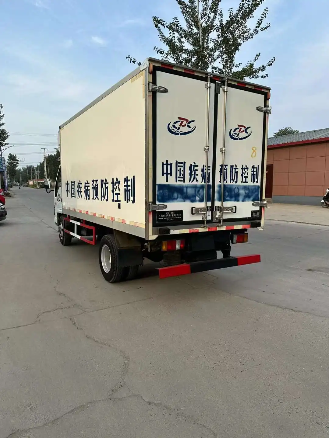 Used isuzu 4x4  Refrigerator small cargo Truck Isuzu 4k refrigerator car/van