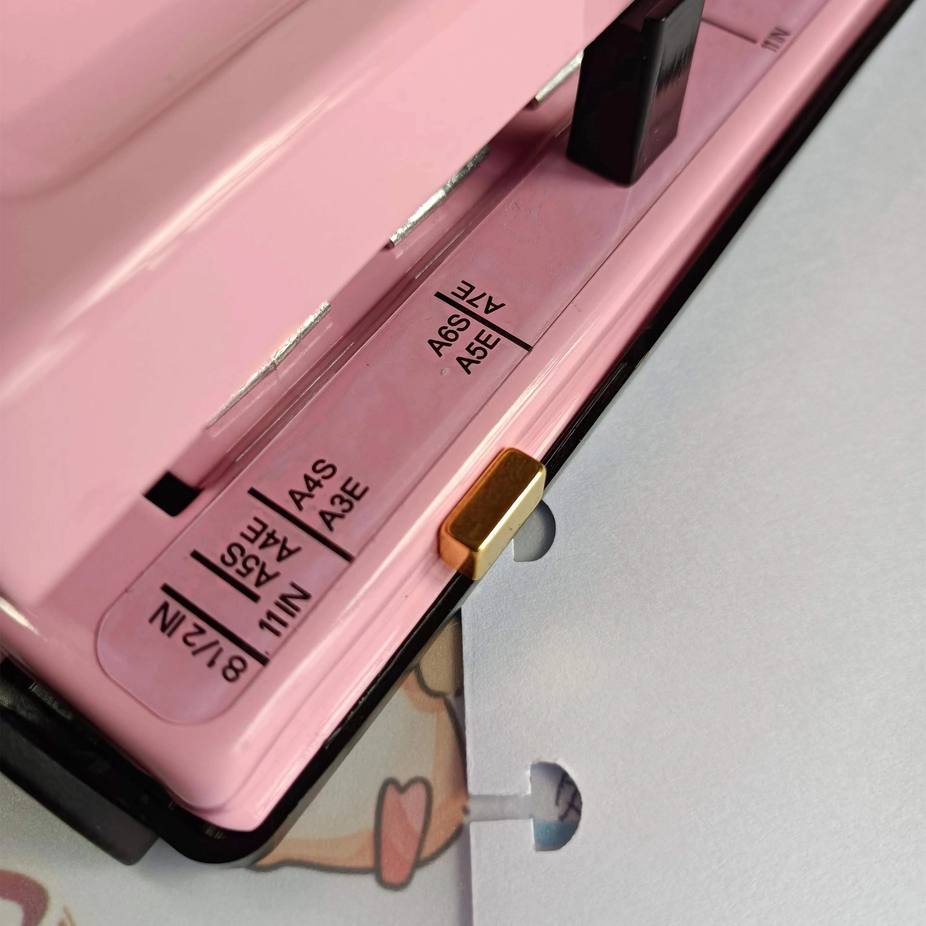 Candy Color Metal 4 Holes Punchers A4 A5 A6 Standard Leaf Paper Punch Mushroom T Shape Hole Punch