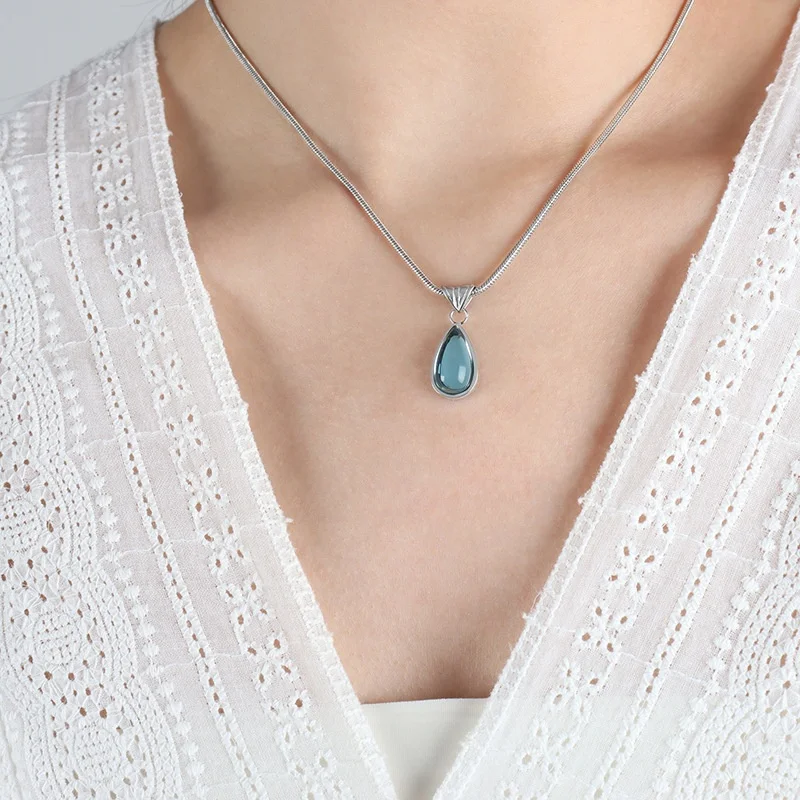 Dina Wholesale Fine Jewelry Vintage Stainless Steel Jewelry Olive Green Teardrop Necklace 18K Gold Filled Jewelry