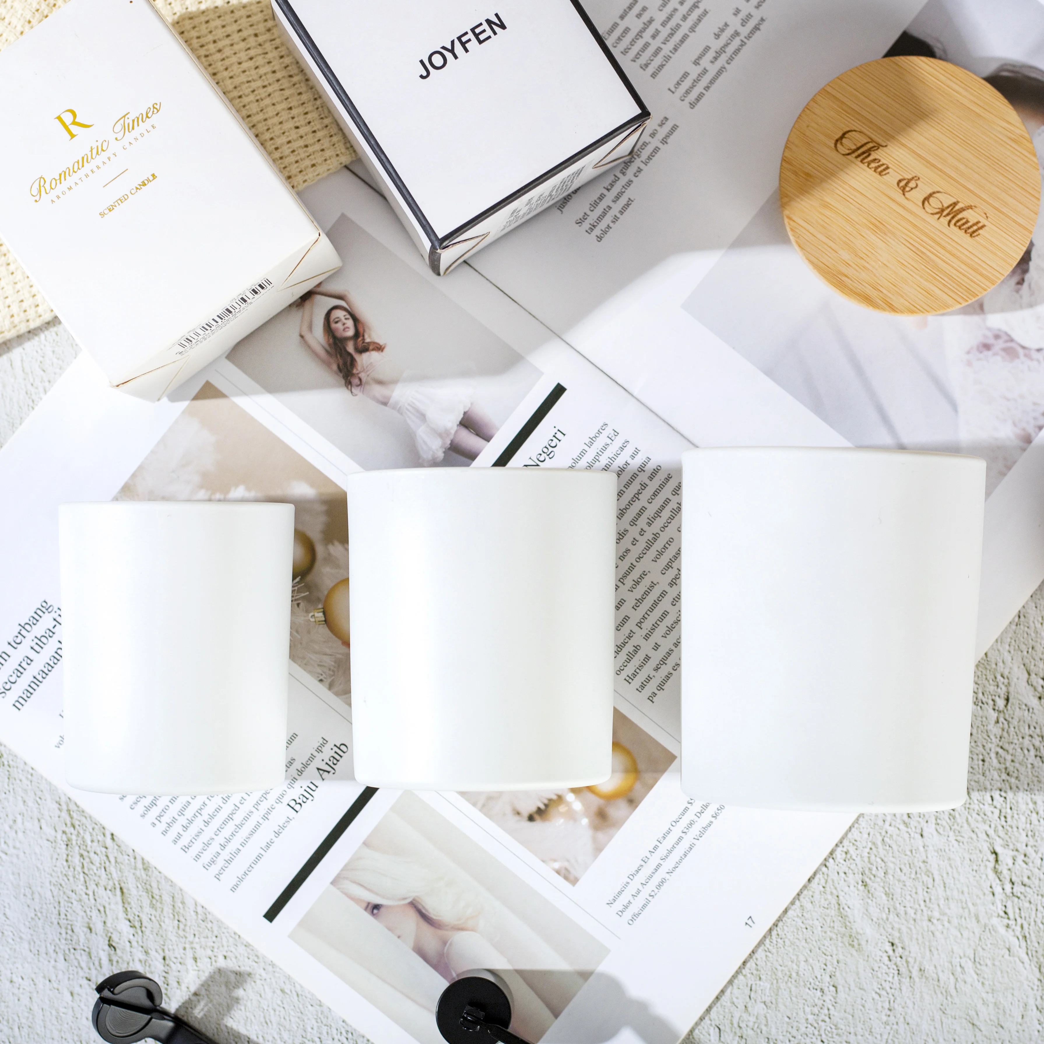 Free design custom clear frost glossy candle glass jars with bamboo metal wooden lids containers for making candle