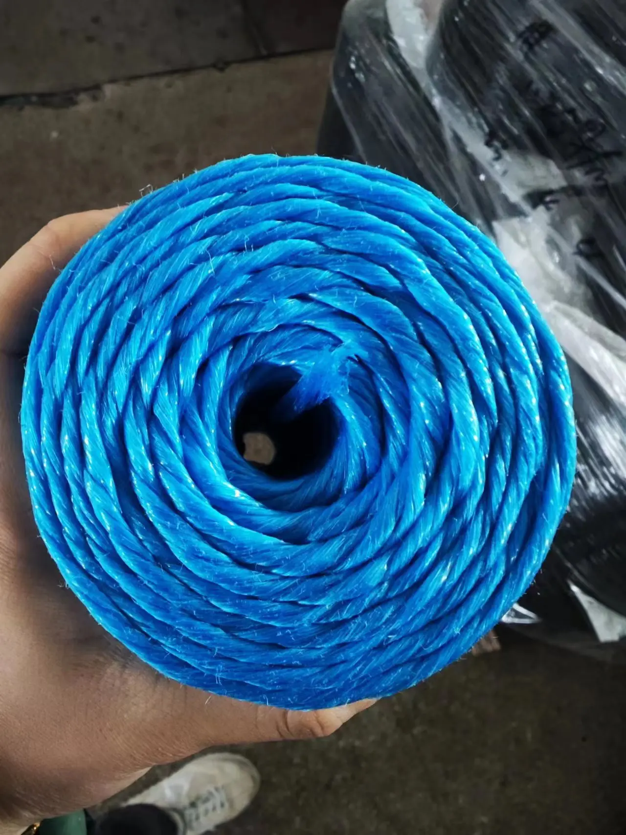 Fibrillated UV PP baler twine 1 Pound 3 Pounds Polypropylene Strings Raffia Threads