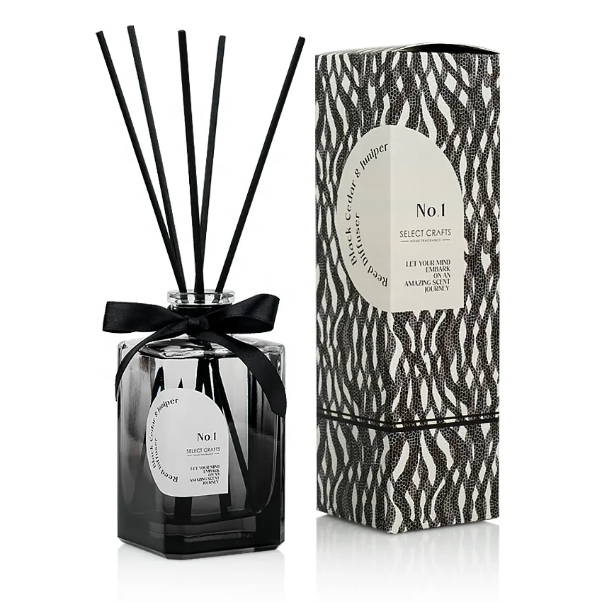 Wholesale Luxury Home Decor Long Lasting Custom Design Glass Bottle Essential Oil Aroma Reed Diffuser with Sricks