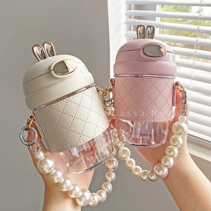 Seaygift custom children sports portable pearl chain glass straw water bottle rabbit glass milk cup with Leather protective cas
