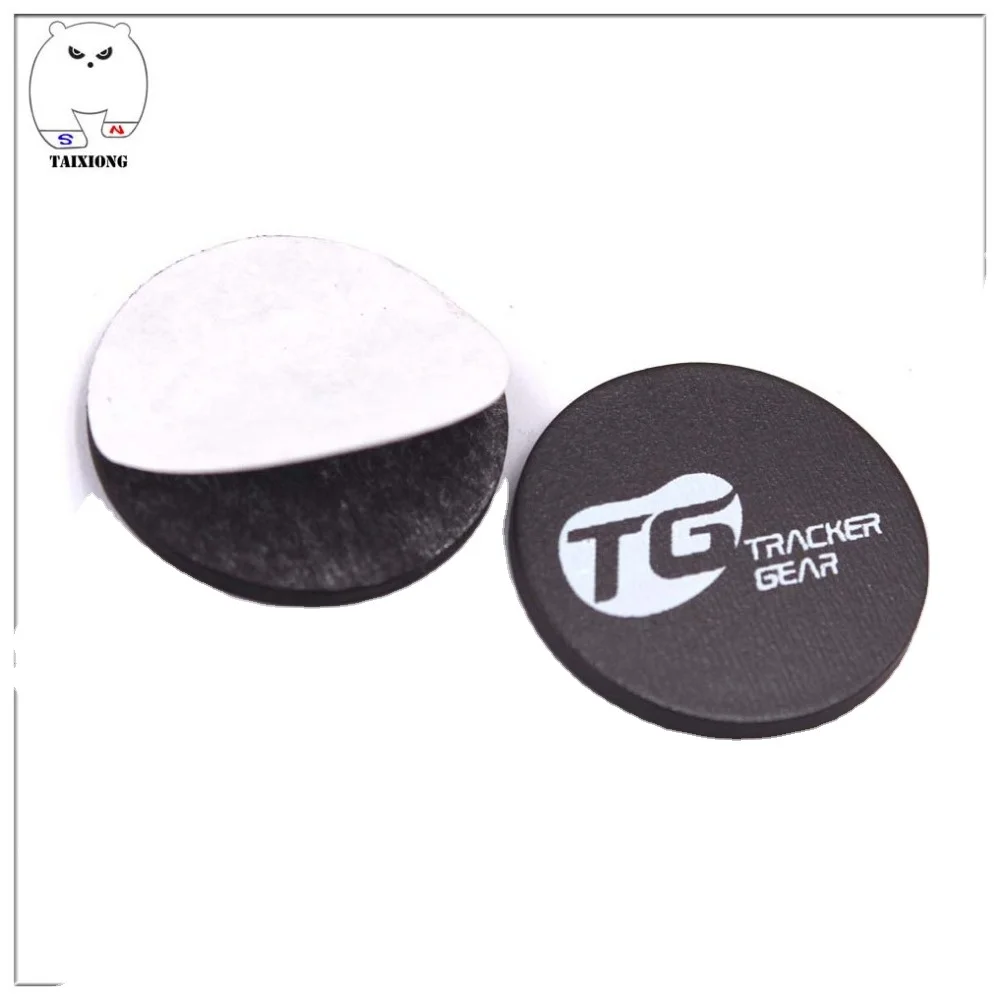 Гибкий круглый резиновый магнит с клейким покрытием
