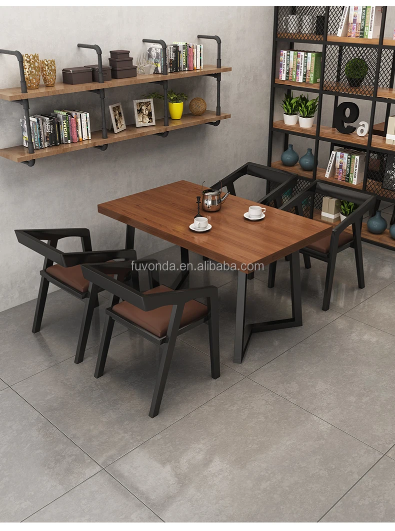 Vintage coffee table and chair set restaurant drinking shop wooden top iron frame bar table and chairs