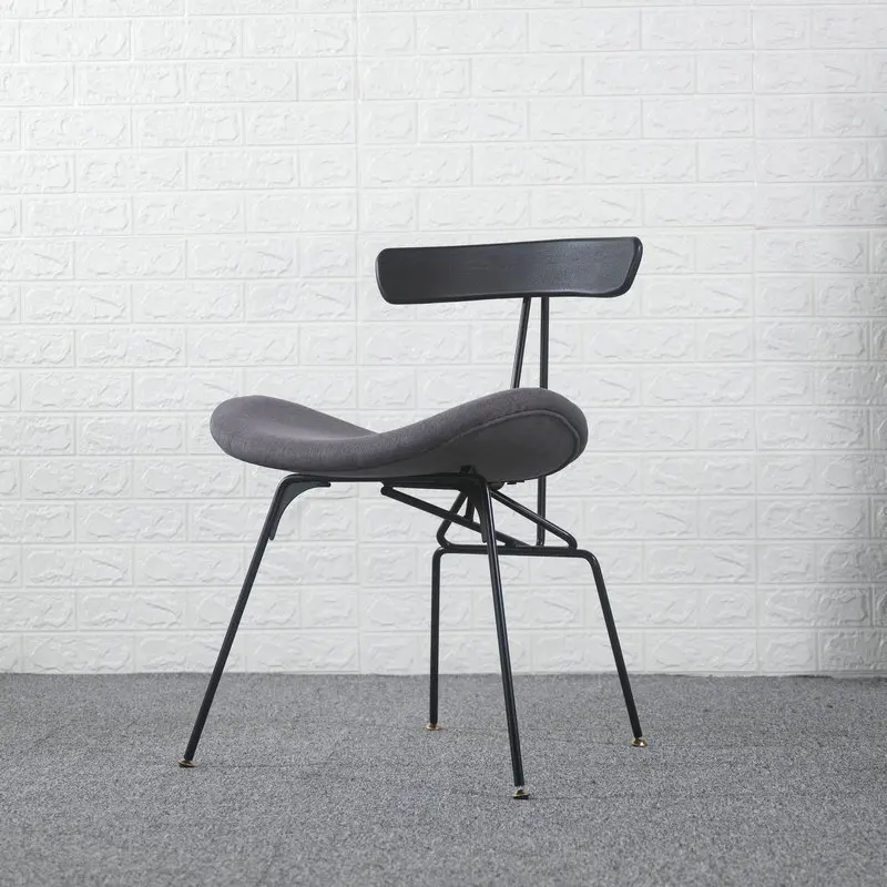 Кожаный стул в скандинавском стиле дизайнерское кресло-спинка для отдыха из твердой древесины лофт ретро легкое роскошное обеденное кресло с муравьями и железным рисунком