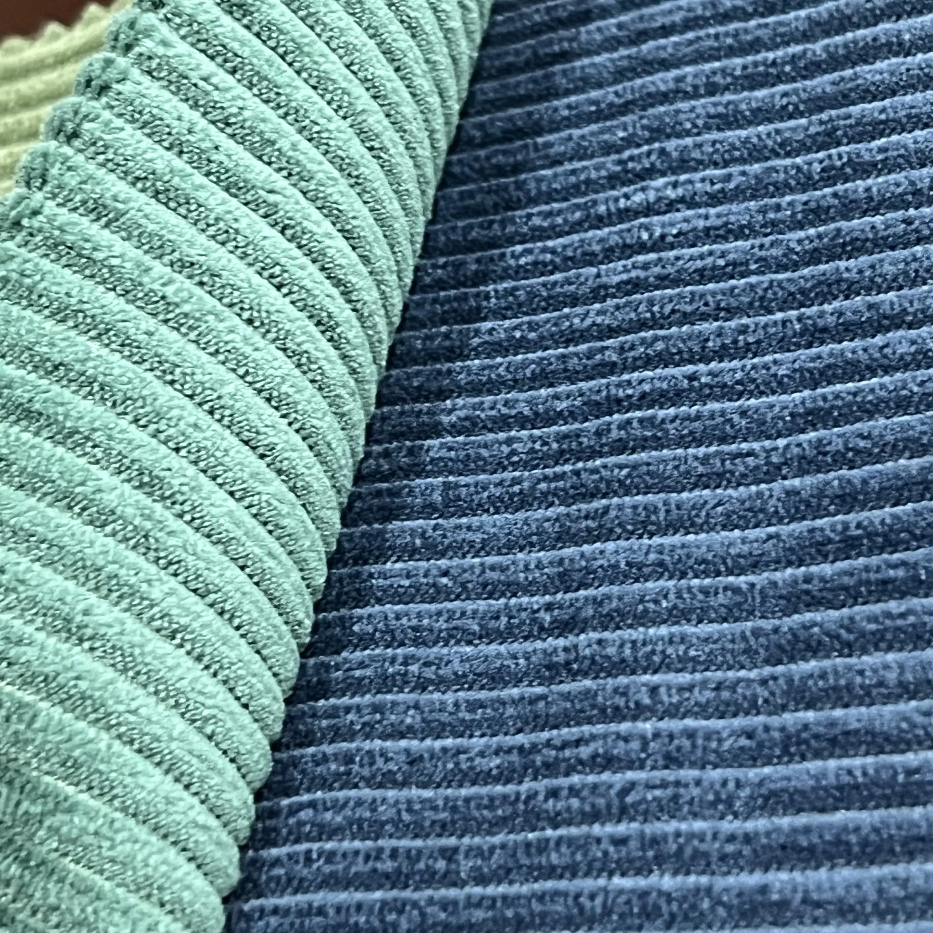 Factory Direct Home Textile 4.5 Corduroy Fabric Upholstery Breathable Woven Dyed for Sofa Furniture and Bags