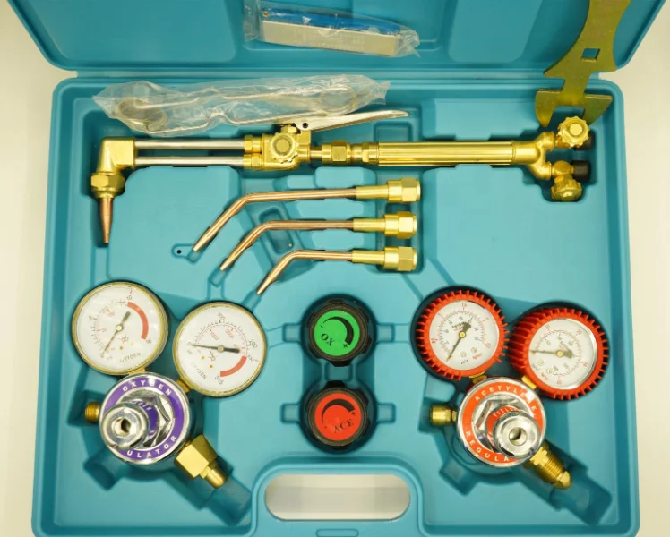 China Manufacturing Portable Welding Cutting Torch Kit with Oxygen Acetylene Regulators
