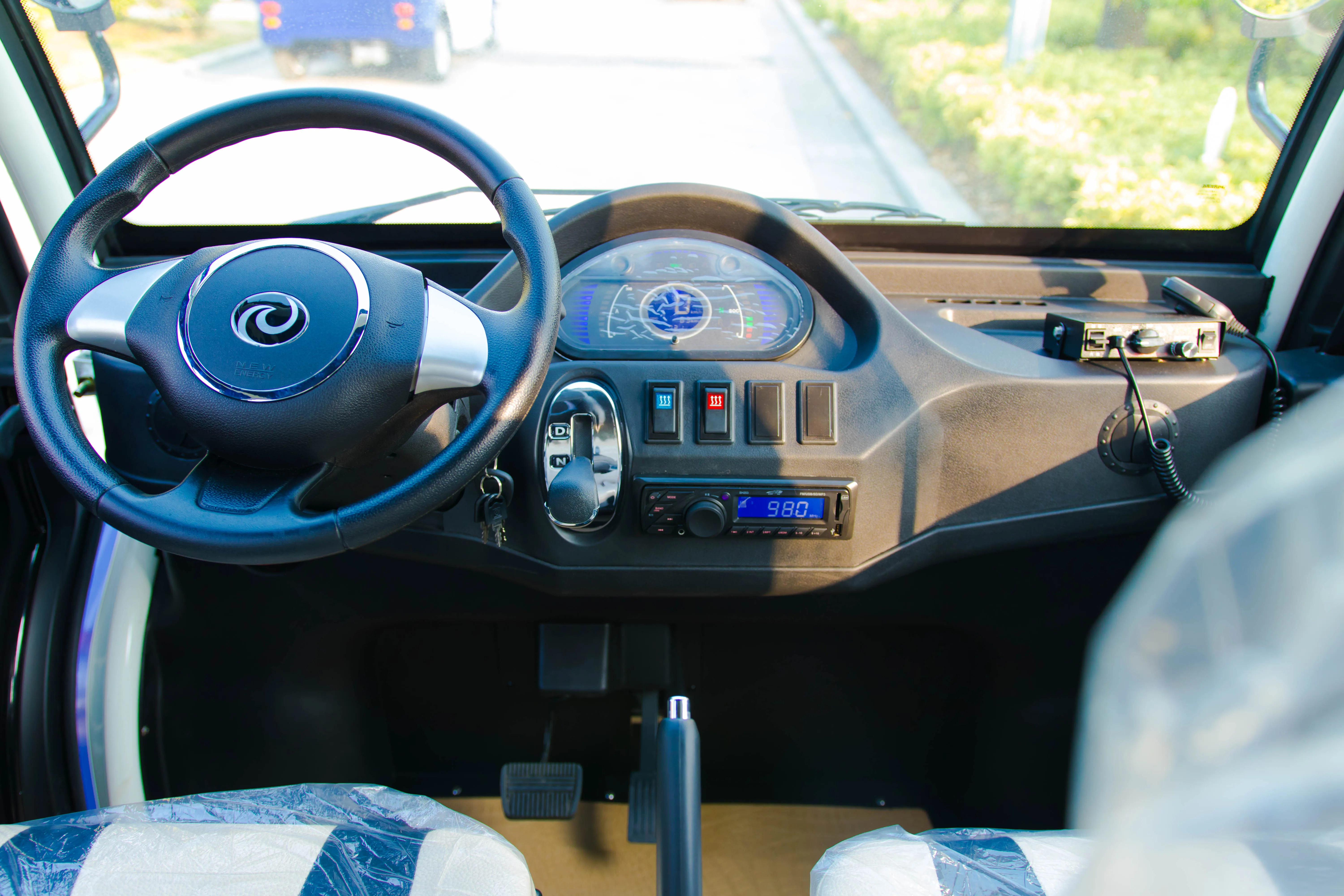 
China Factory New 3kw 4seats Max Speed 30km/h Electric Mini Car 