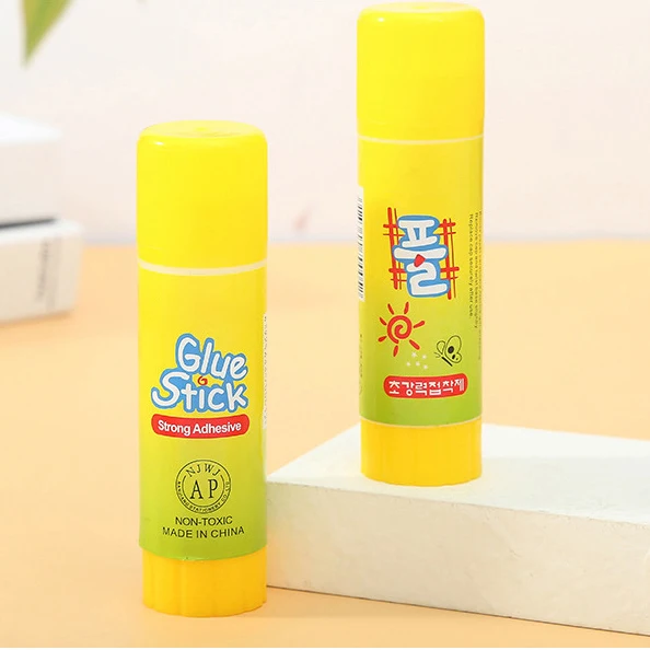 Solider Klebestift, starker Klebstoff, geeignet fur Schul- und Burobedarf, sicher in der Anwendung.Craft glue