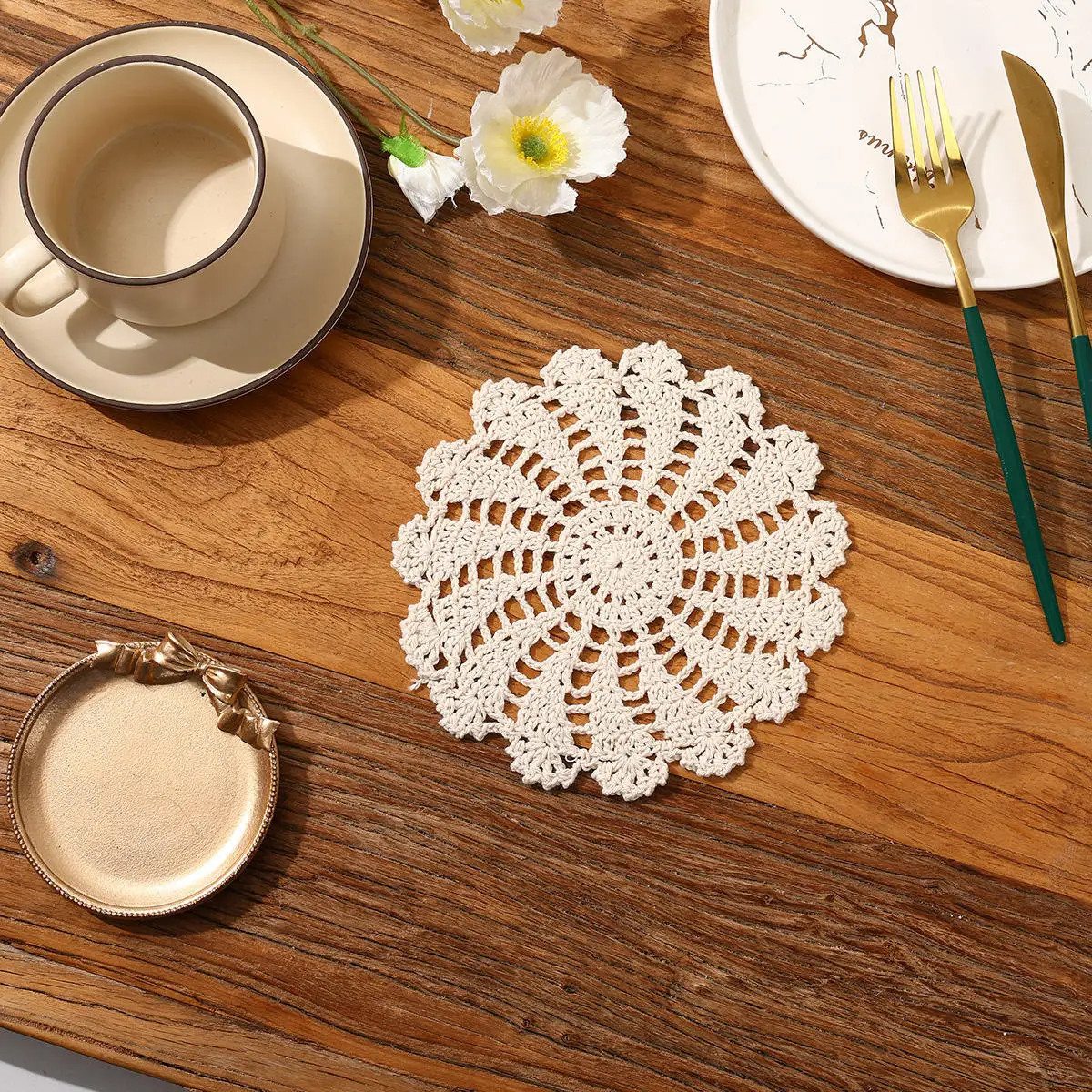 Handmade Knitted Coaster Hook Flower Hollow Circular Decorative Mat Plate Insulated Dining Table Mat