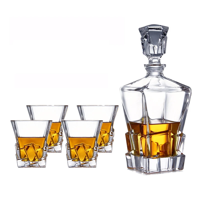 Whiskey Decanter Set with 4 Whisky Glasses in Premium Gift Box Large Capacity Lead Free Crystal Clear Glass Fashioned 800ml