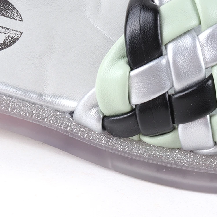 2022 New Design Slippers Ladies Beach Shoes Outdoor Flat Slides Shoes Summer Flats Sandals for Women