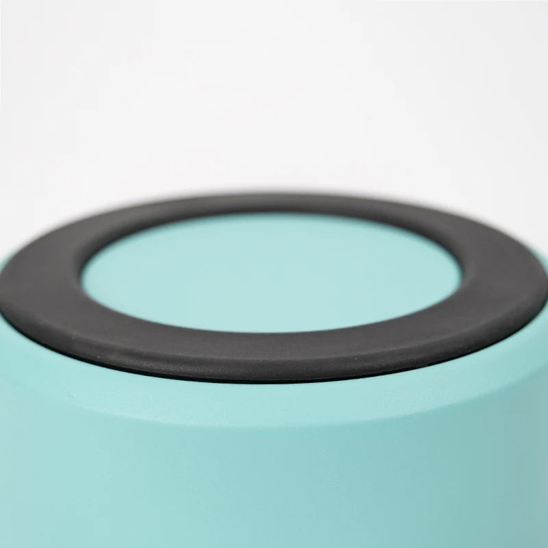 Wholesale Multi Colors 64oz Dog Water Bowl Silicone Stainless Steel Cat Bowl Double Wall Pet Bowl Non-slip Food Container