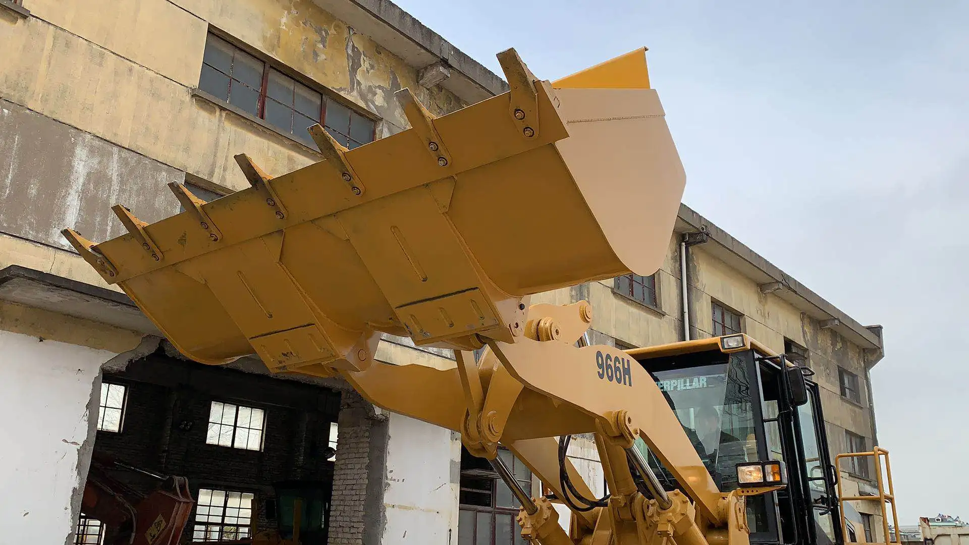 
Used Wheel Loader 966H used payLOADER 