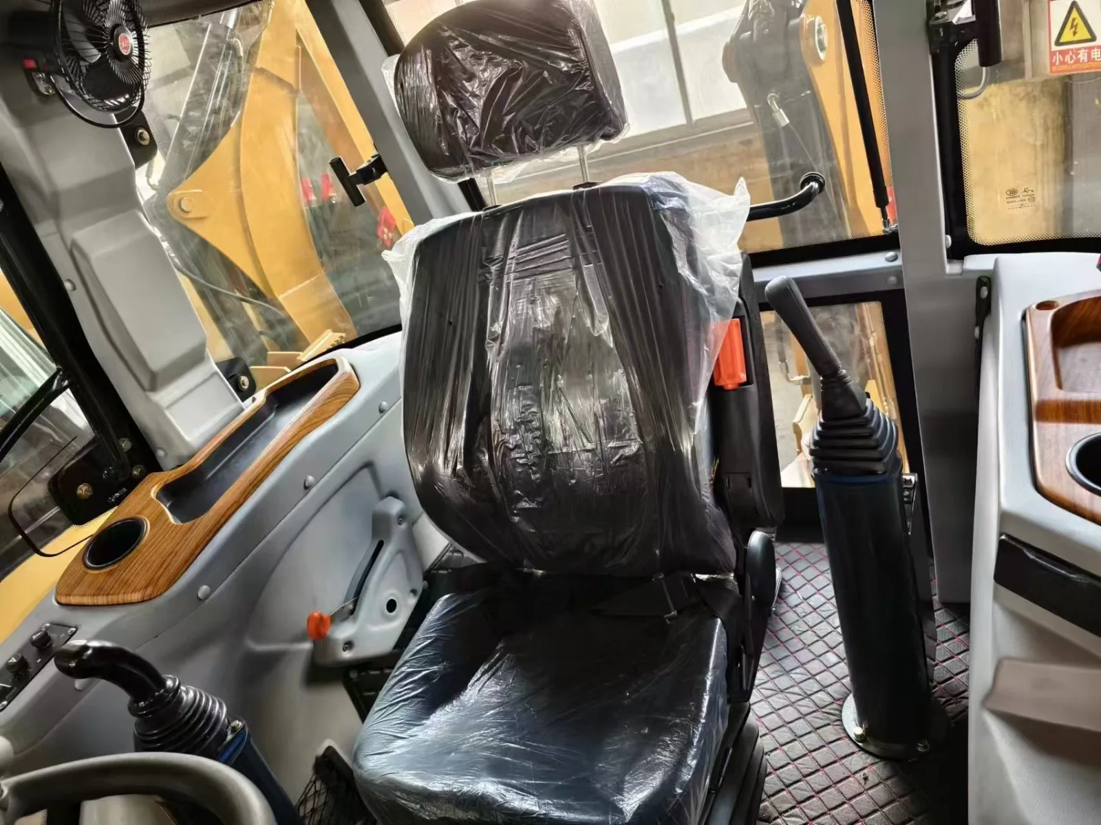 Brand New Original Manufacturer 4x4 Backhoe Loader China Multipurpose 4 Wheel Drive Loader With 4-in-1 Bucket