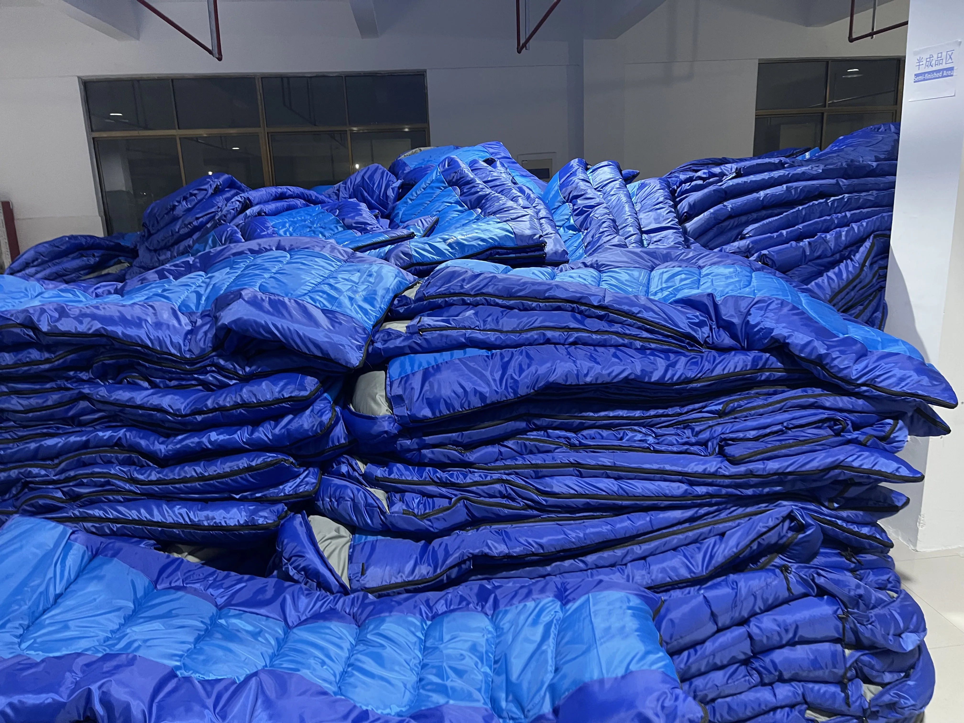 Wholesale Cheap Outdoor Envelope Sleeping Bag 190t Polyester Adult Hollow Fiber Cotton Waterproof Travel Hiking Camping Envelope