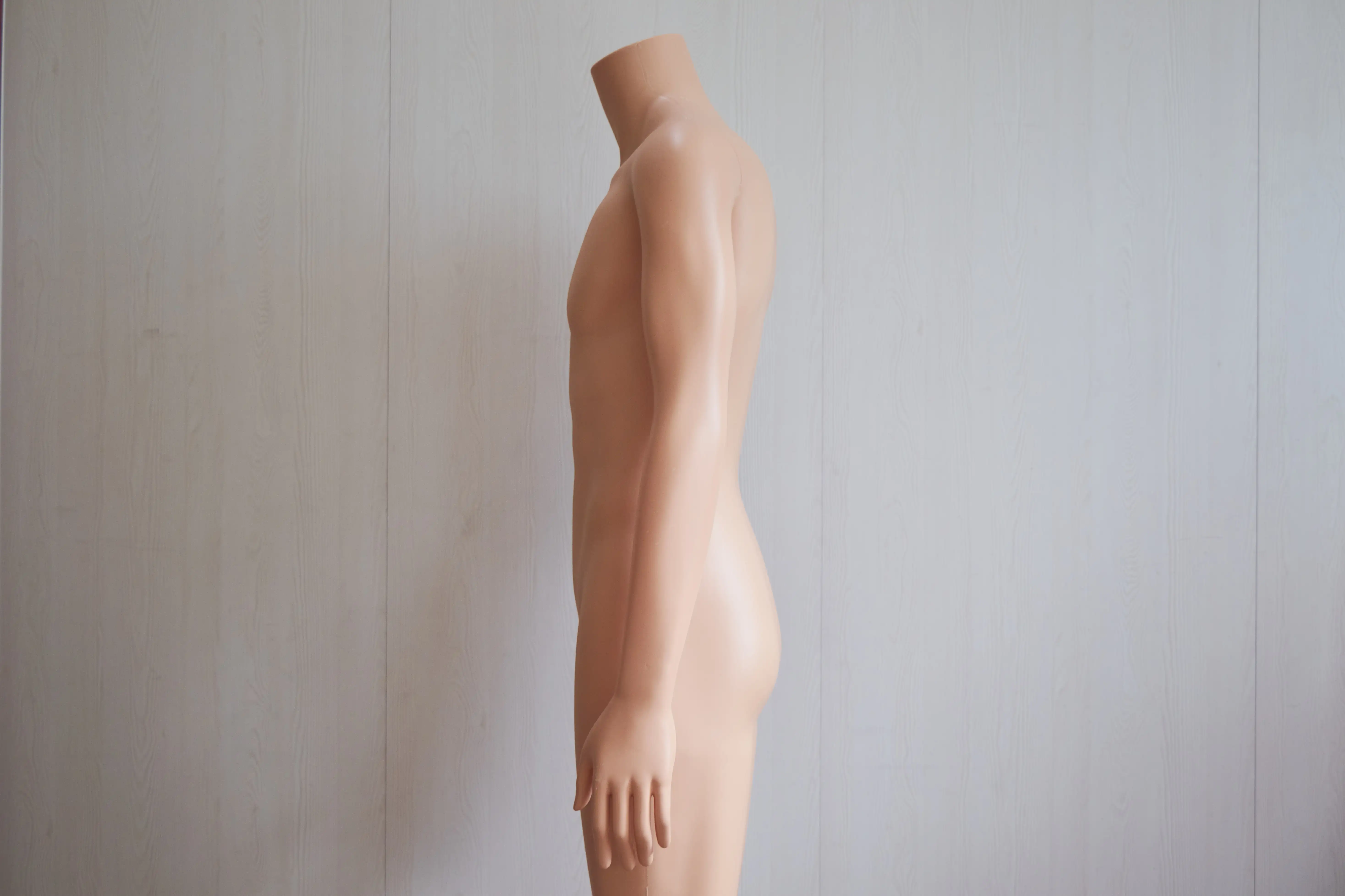 Hot sale plastic full body skin color female mannequin for clothes display mannequin
