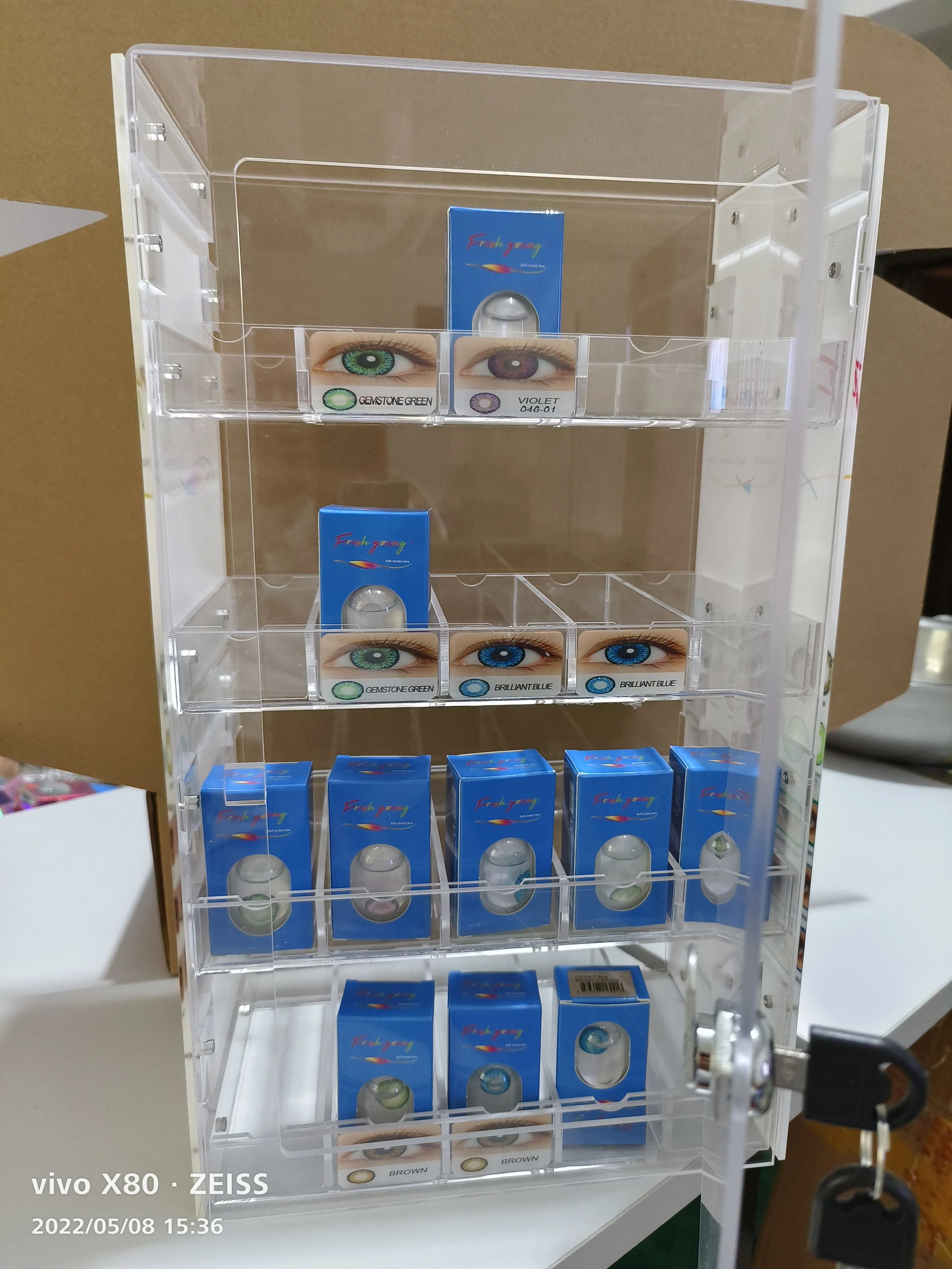 Display + 80 pairs/batch or with display +20 per layer/batch color contact lens promotion can be customized LOGO