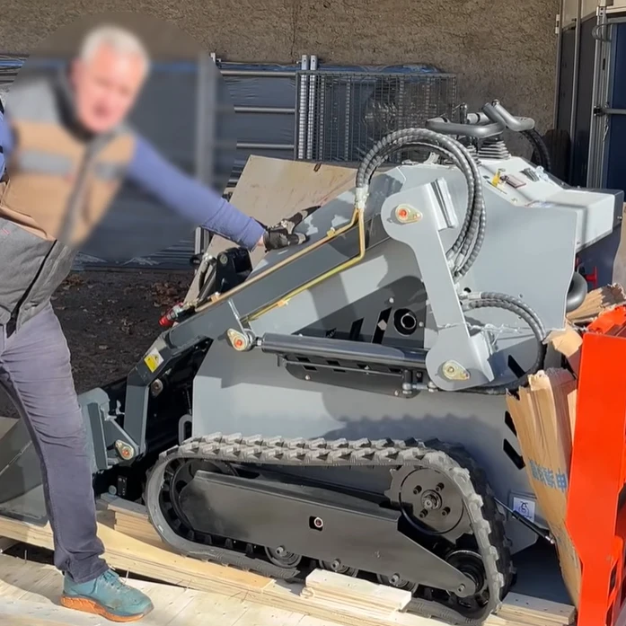 China Factory 400kg 600kg Garden Front Loader CE Mini Skid Steer With EPA Export USA