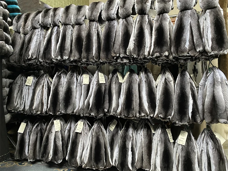 Original Factory Luxury Design Ladies Winter Long Real Chinchilla Clothing Grey Hooded For Women Fur Coat Parka Jacket