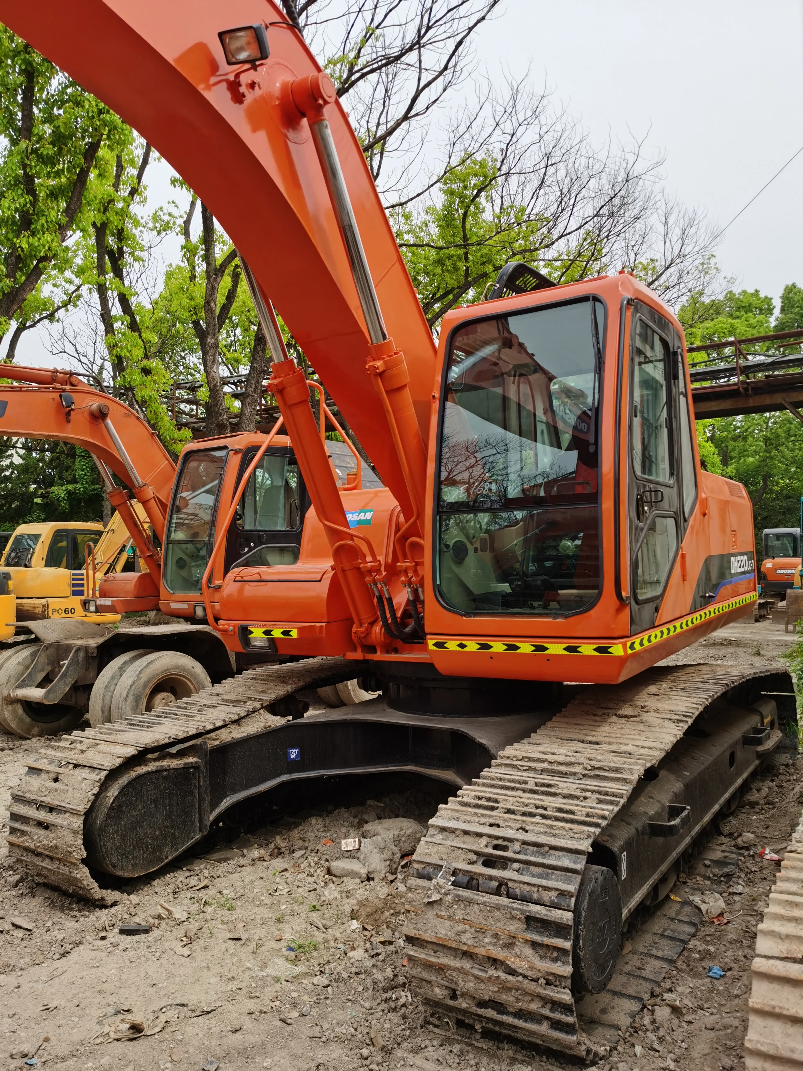Б/у экскаватор гусеничный 22ton экскаватора doosan DH220 DH220LC-7 экскаваторы для