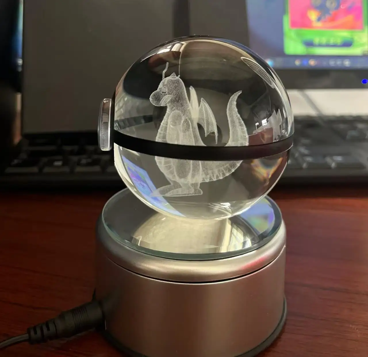 DT-B004 Wholesale 80mm New Design 3D Crystal Pokemon Trainer Poke Ball with Pikachu Bulbasaur Action Figure Pokemon Ball