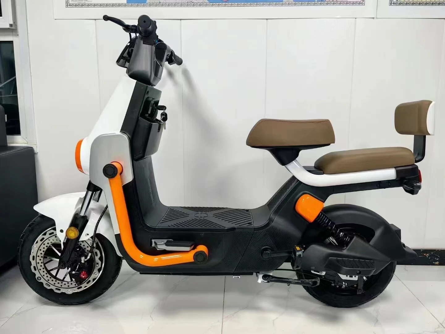 2024 Popular Electric Motorcycle 1000w/1200w Electric Mobility Scooters Motorbike