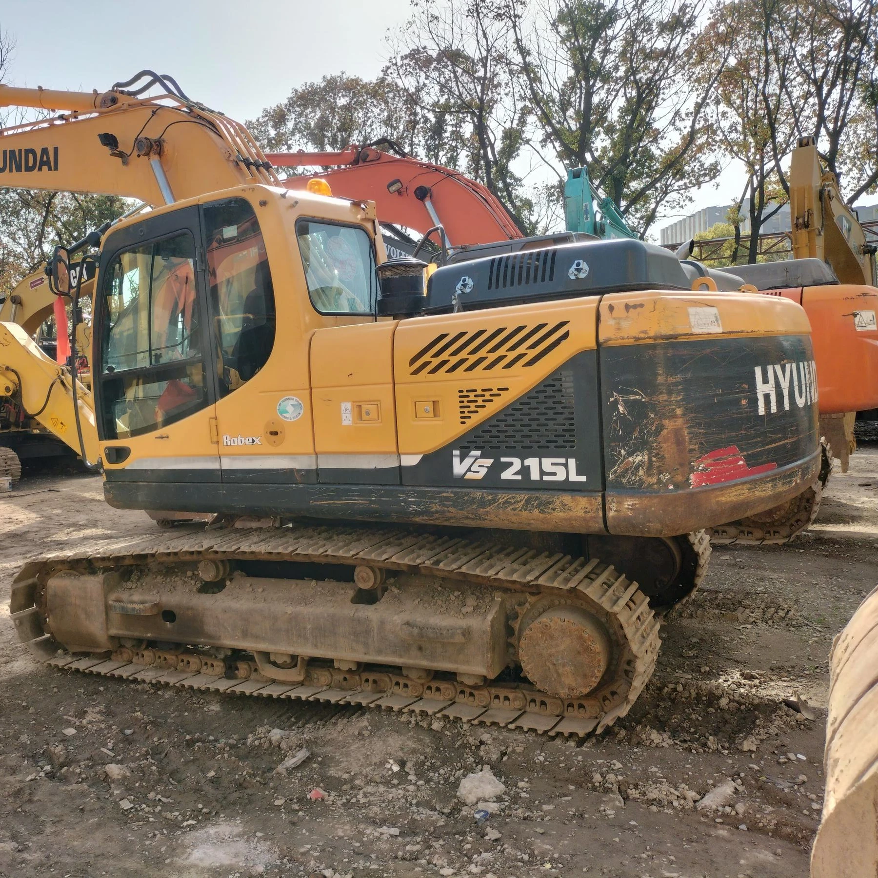 Used crawler backhoe excavators HYUNDAI R215 for sale R210W-9 R130W R485LC-9 good condition low hours cheap for sale