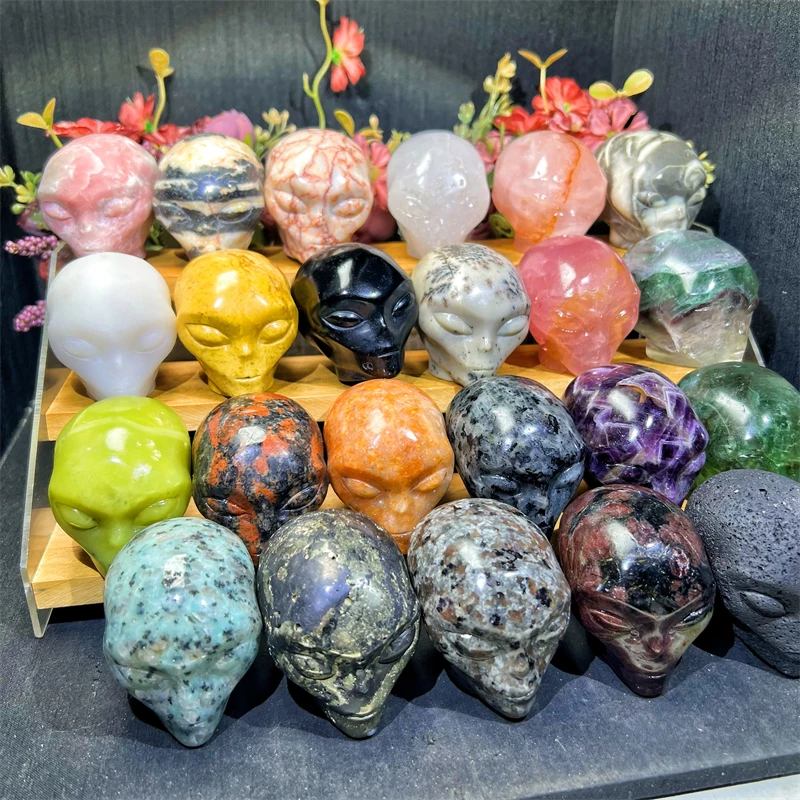 Kindfull Wholesale Beautiful  5.5CM Polished Crystal Mix Materials Alien Head for Sale