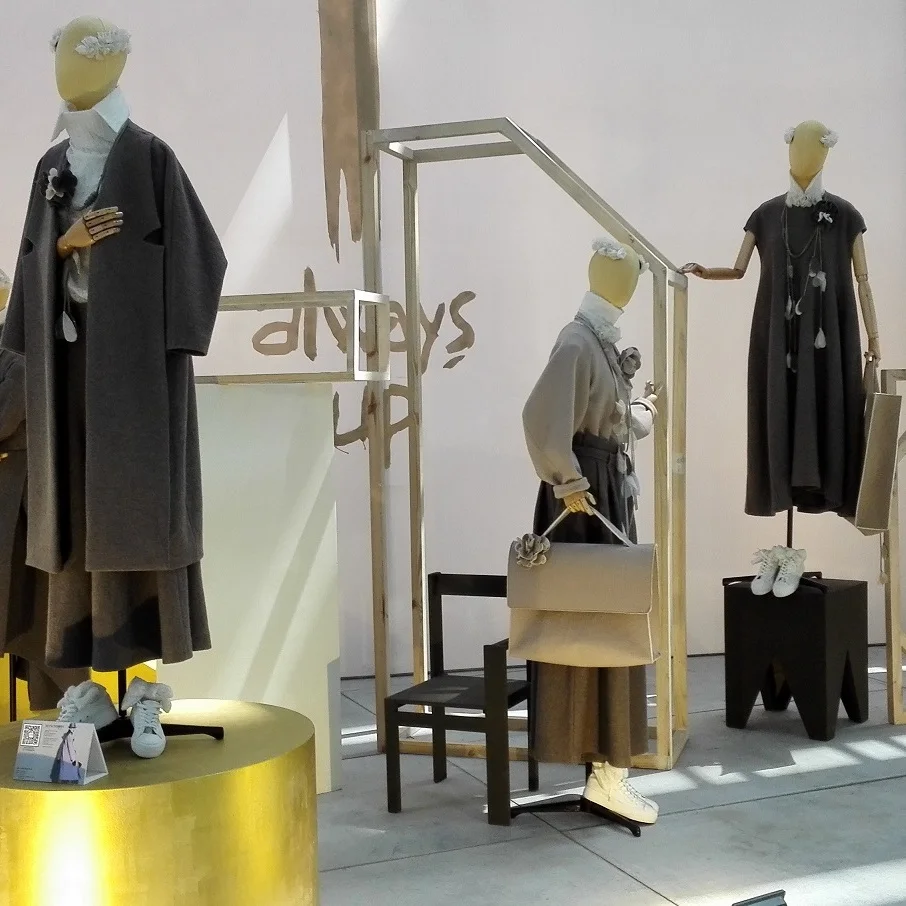 ghost female designer fiberglass wooden full size mannequin for clothes display