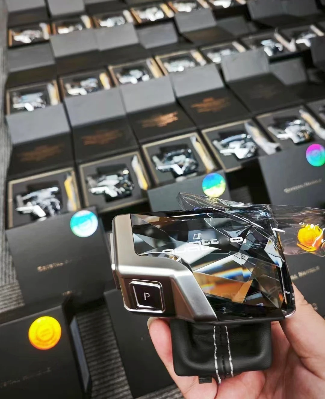 Luxury Crystal Gear Shift LED Light up Crystal Gear Shift Knob Head Sale for BMW 3 4 M series sale for Audi a3 a4 rs3 q5 q8 tt