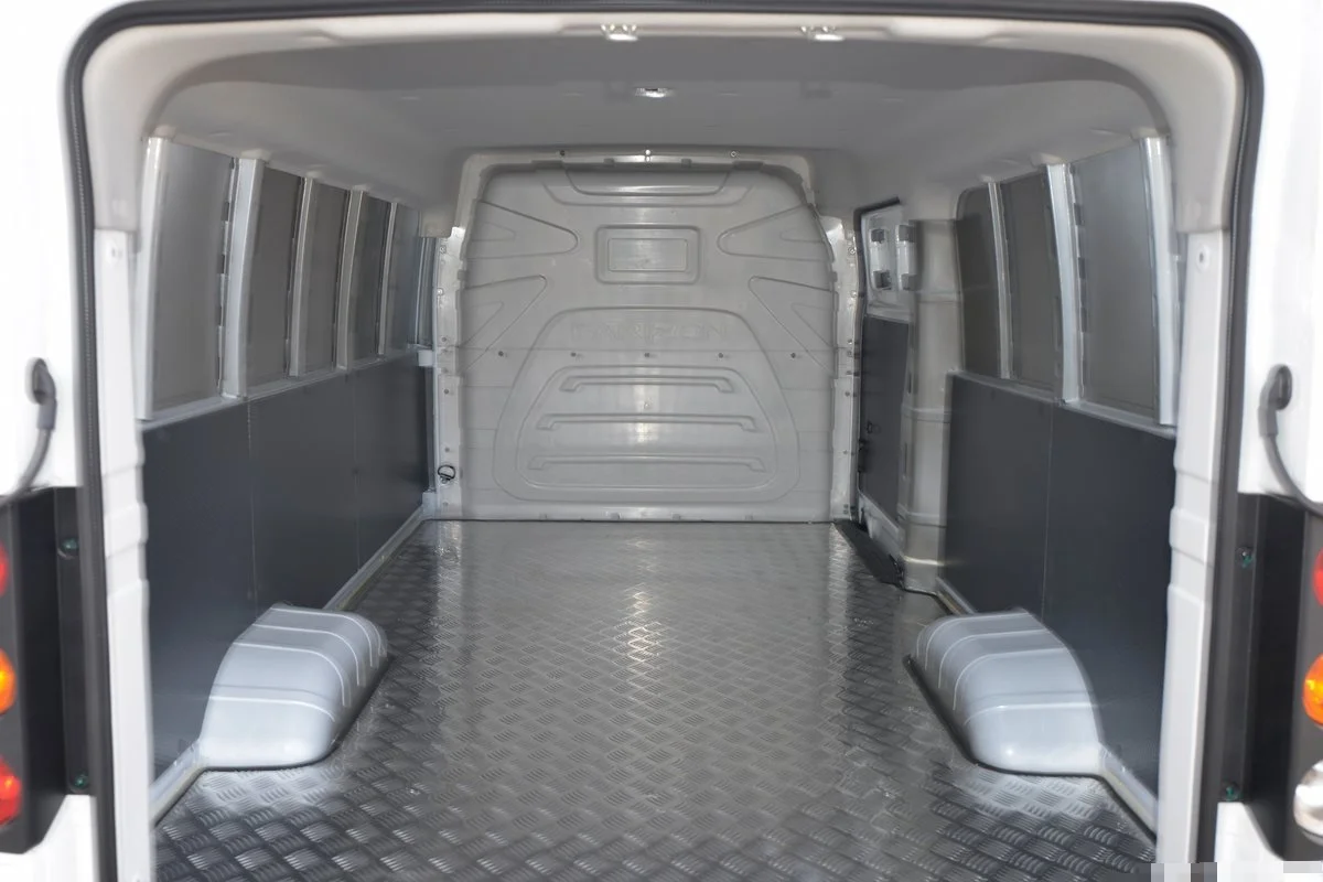Cheap Price Left/Right Hand Geely Electric Car Van V6E 260km New Energy Truck
