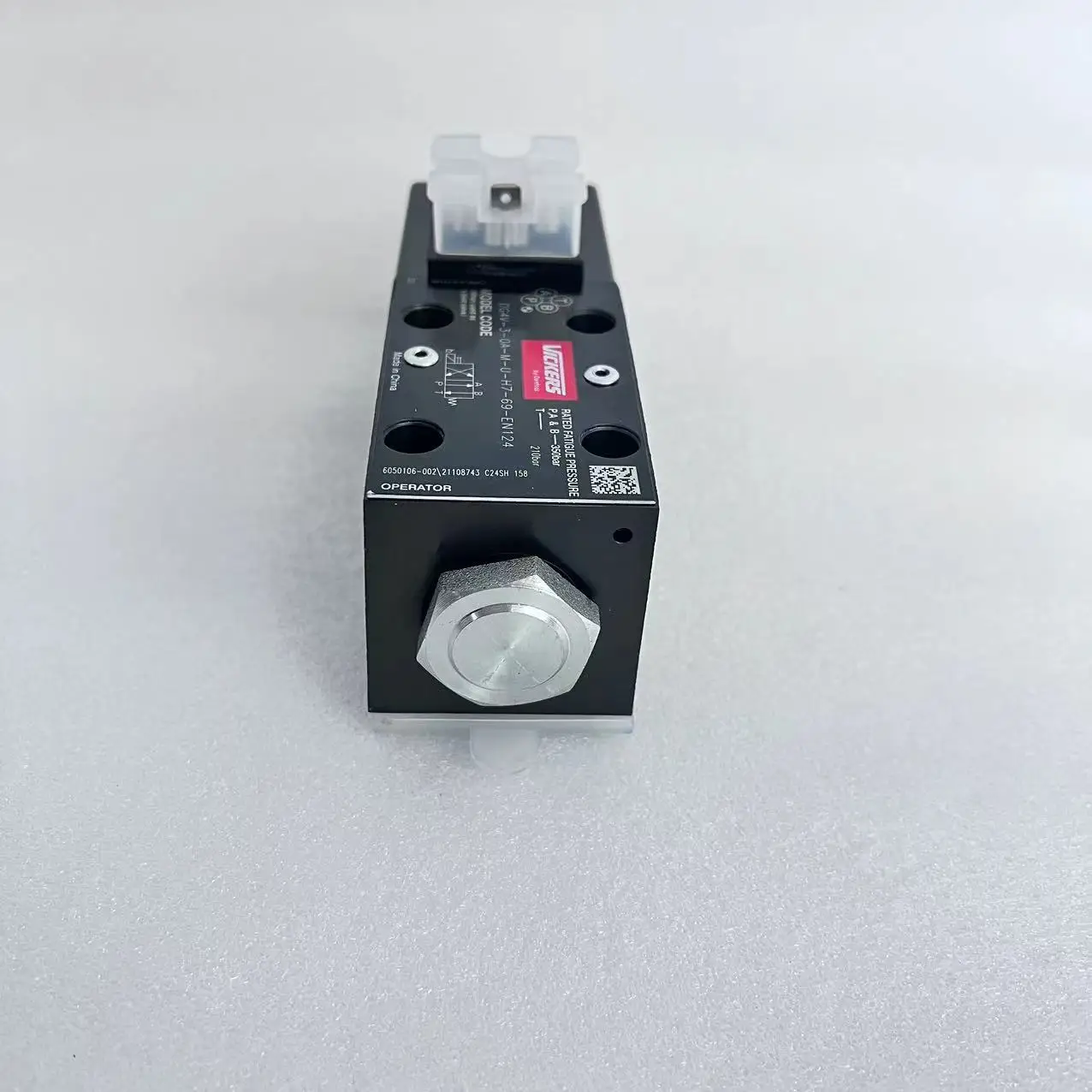 DG4V-3-0A-M-U-H7-69-EN124 клапан управления электромагнитным направленным клапаном Danfoss для машины литья под давлением