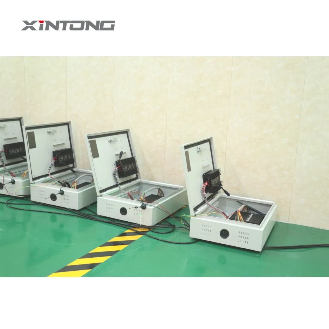 Xintong Wireless Intelligent 16 Phase Traffic Signal Controller
