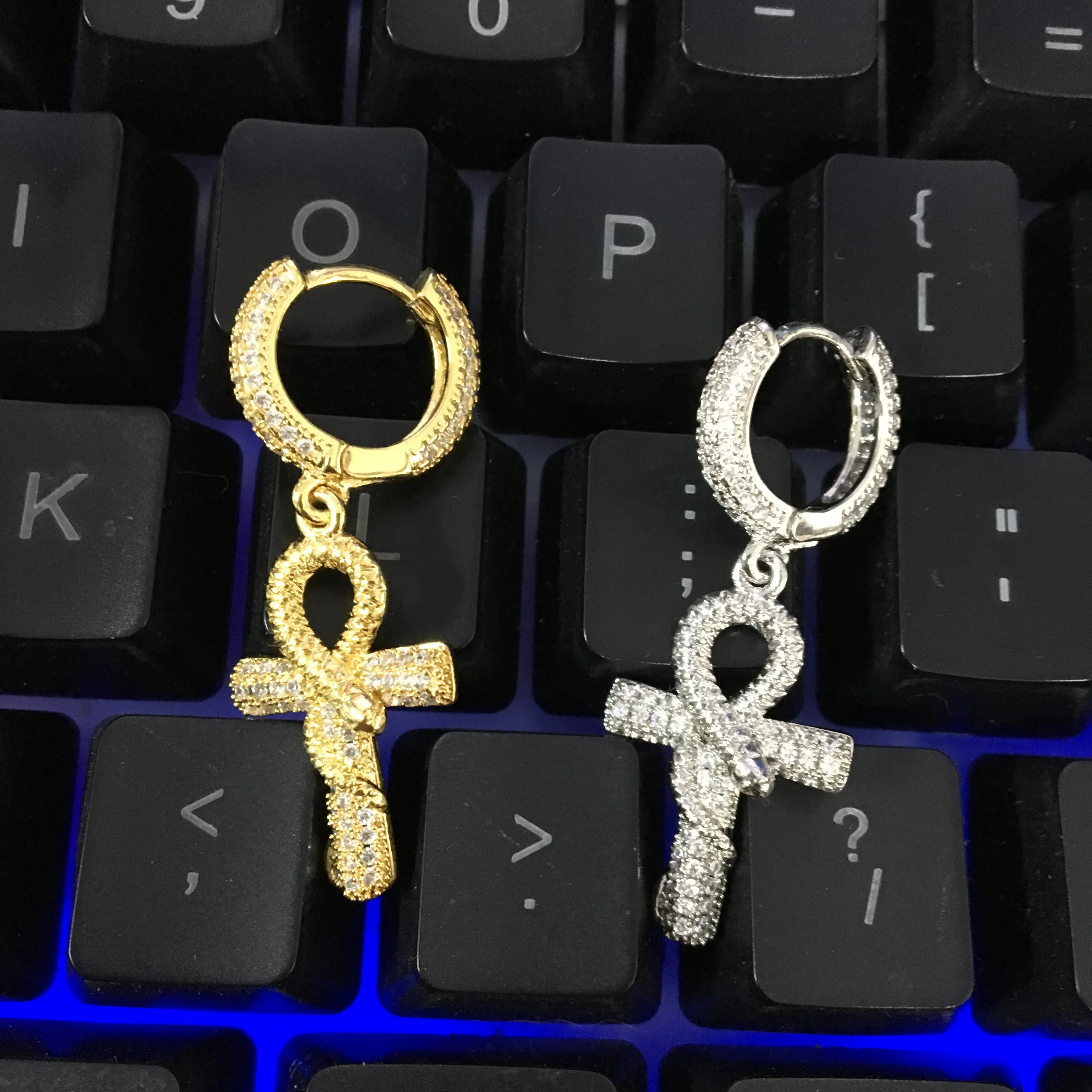 Wholesale Ready-to-Ship Fine Jewelry Earrings iced out Cubic Zirconia Cz Ankh Snake Earrings Cross Stud