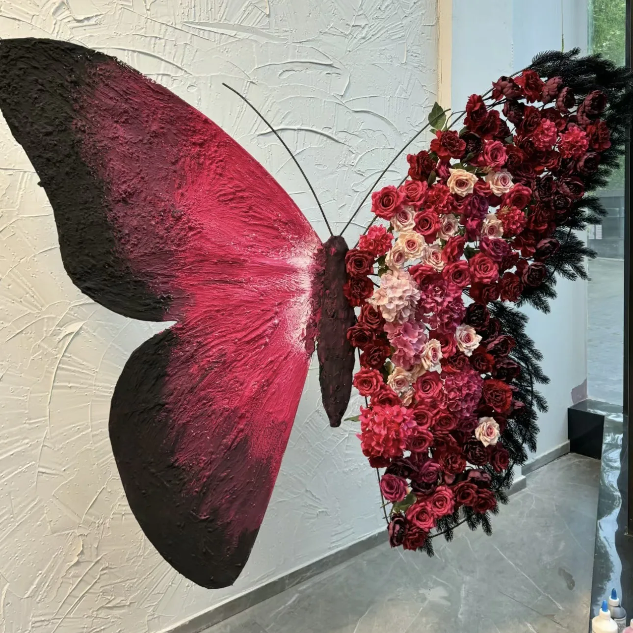 EG-H0016 Butterfly Stand Rose Bouquet Wholesale Factory Cheap Price Artificial 3 Heads Rose Silk Flower for Floral Design