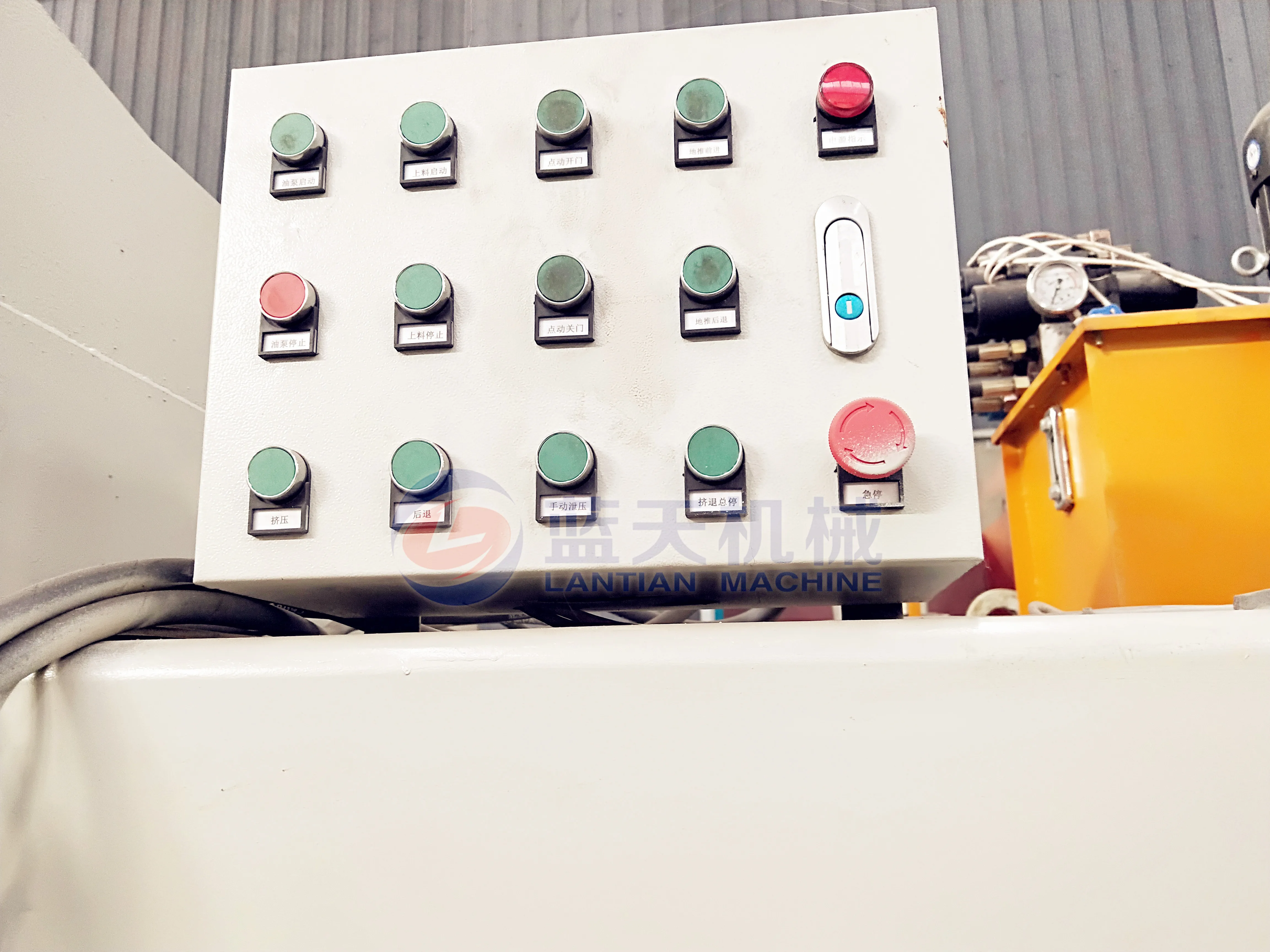 High pressure 200 ton grass baler machine automatic horizontal hydraulic baler for plastic