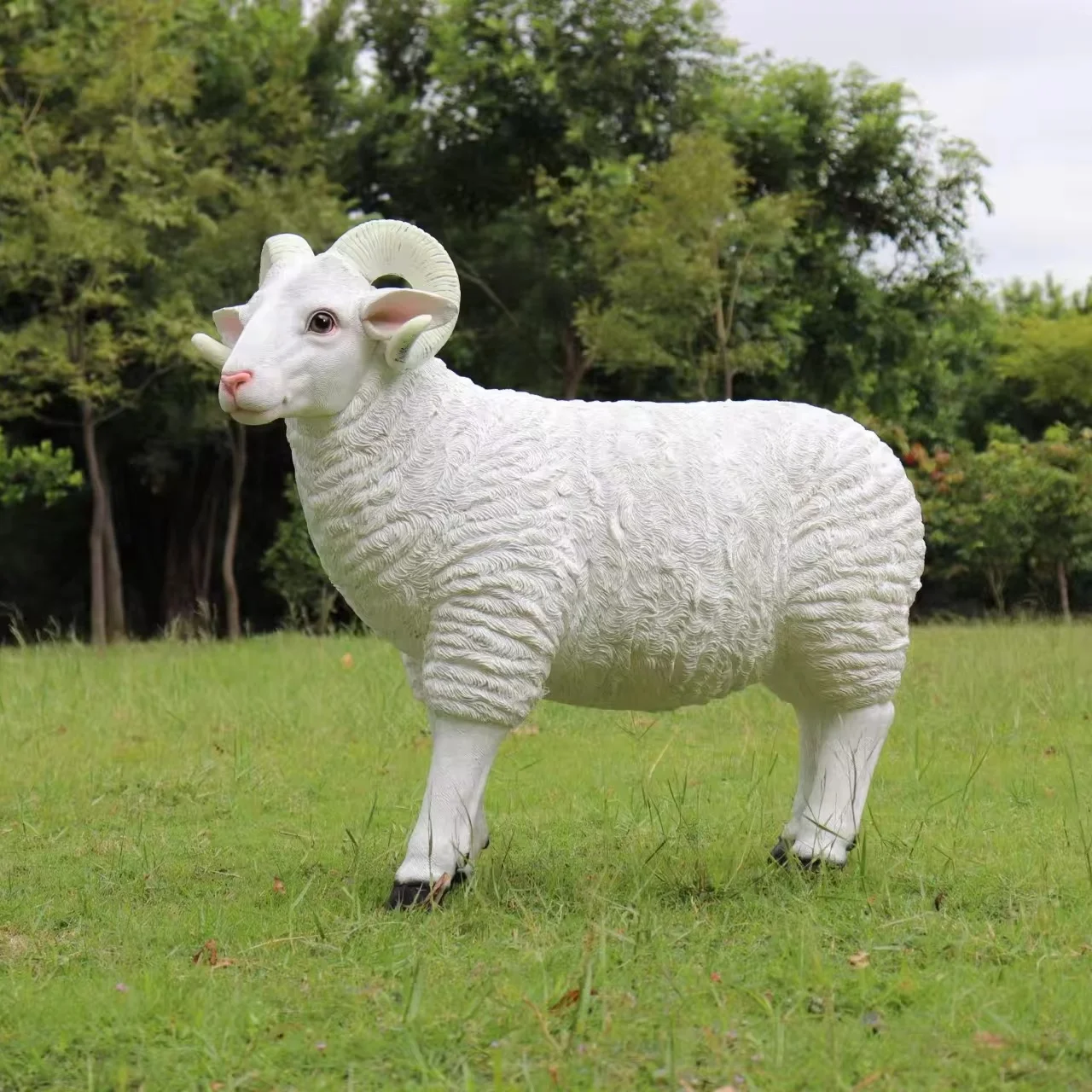 Modern garden cute sheep resin fiberglass craft life size anime statue home yard outdoor lawn display animal sculpture