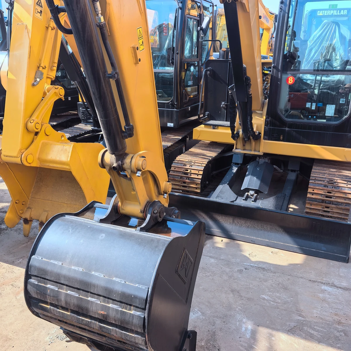 Used Hot Sale USA UK Germany Mini Excavator Cat 305 Track Crawler Micro Digger Tractor for Sale Good Excavator