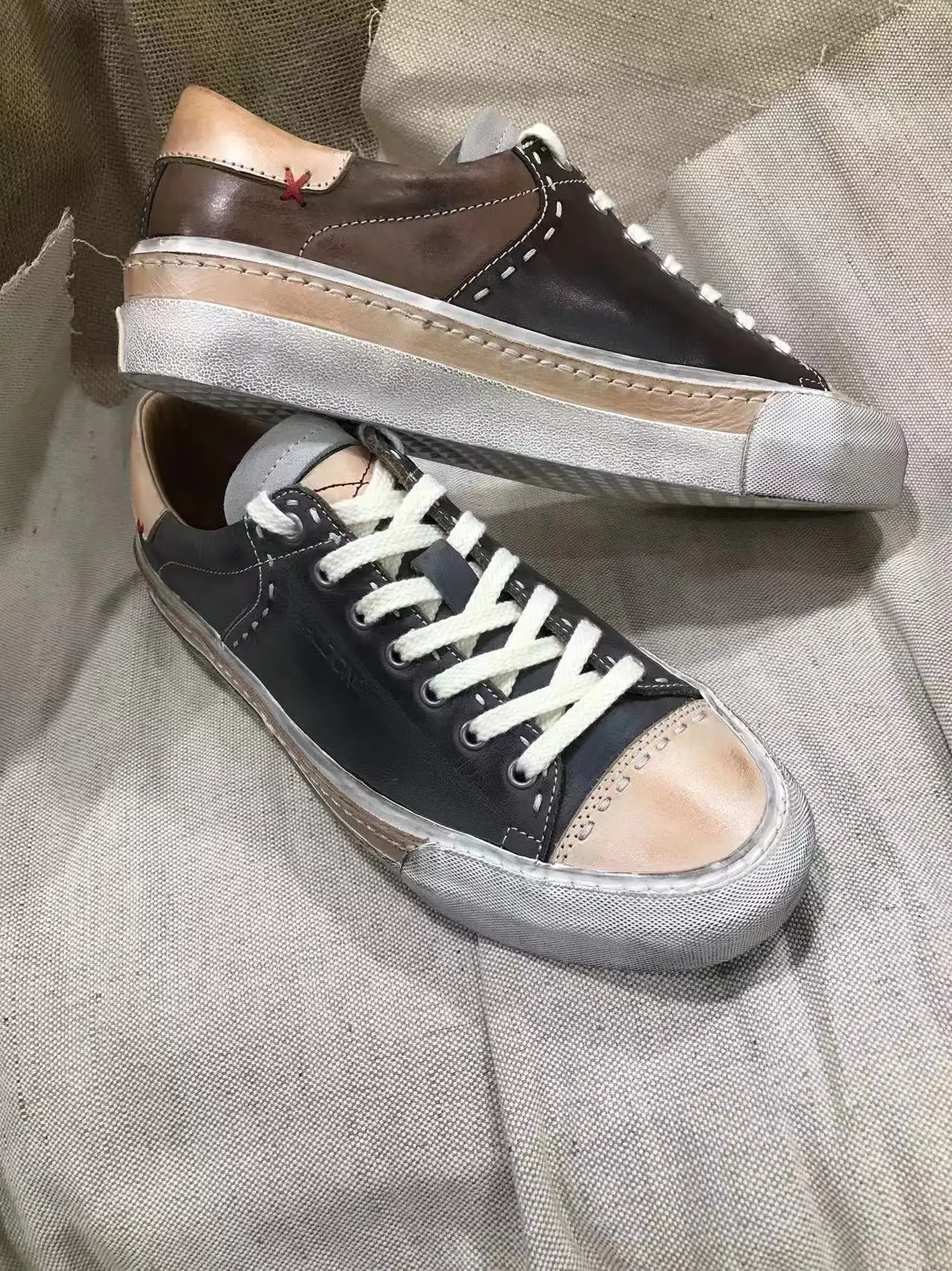 Wide&Extra Wide Toe Box factory brand customized style color size fit in cheap price breathable leather fashion trend